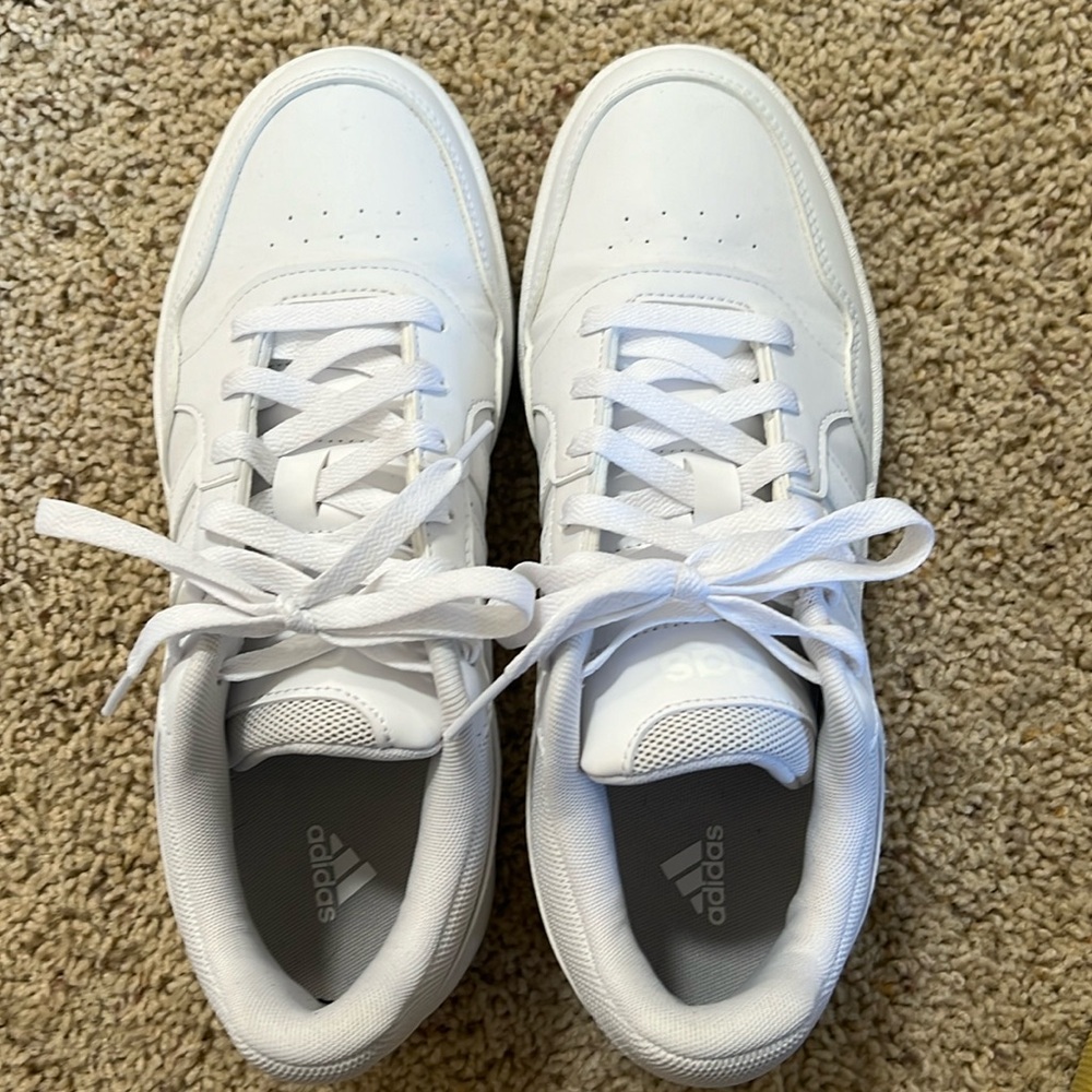 Adidas Men’s 8.5 shoe